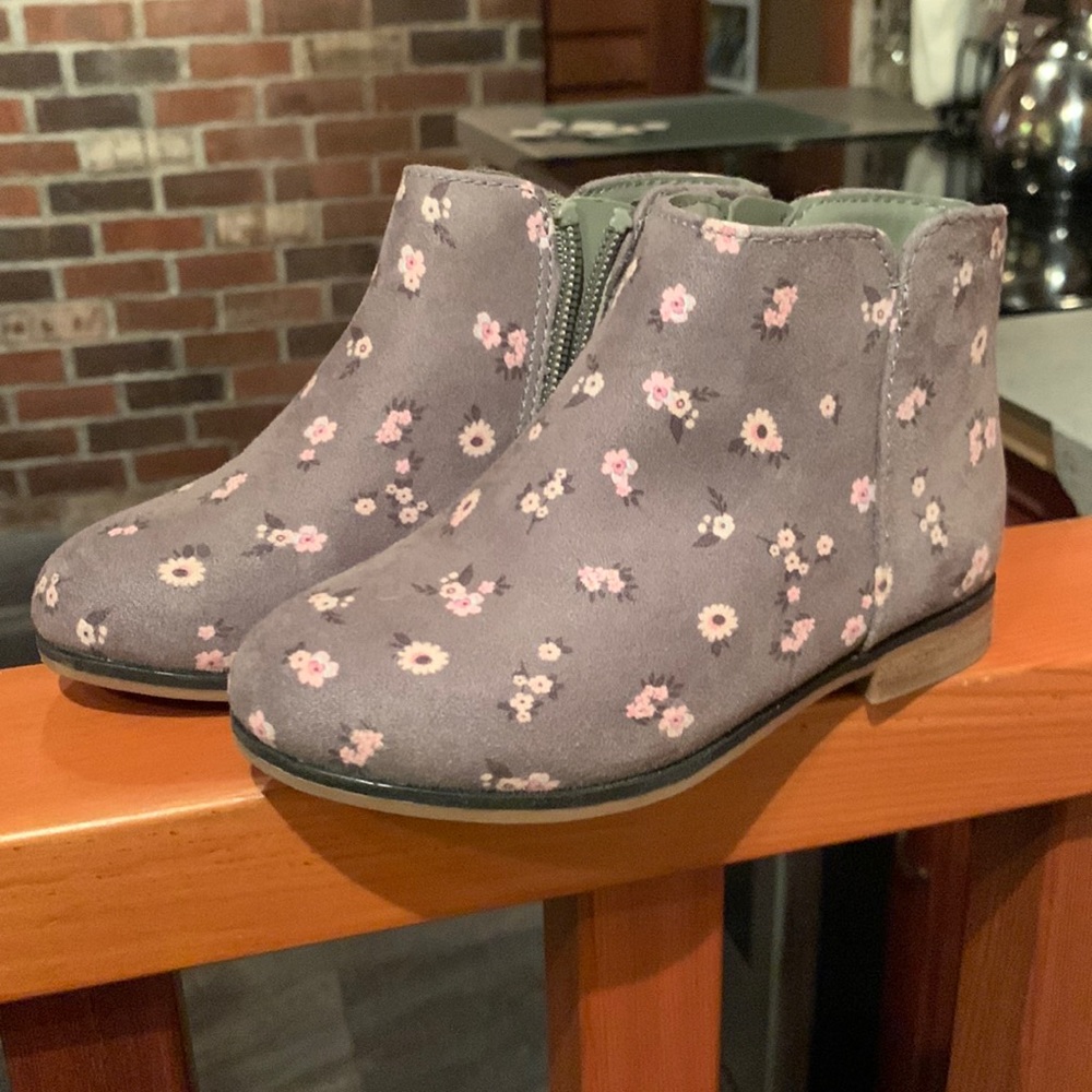 Cat & Jack girls faux suede booties size 9 toddler